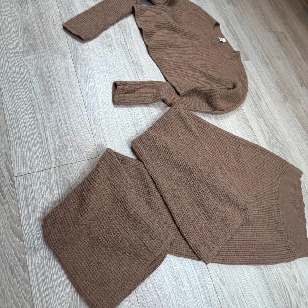 Alo Yoga Cashmere Waffle Knit Set Toasted Almond Crop Top High Waist Pants Sz M